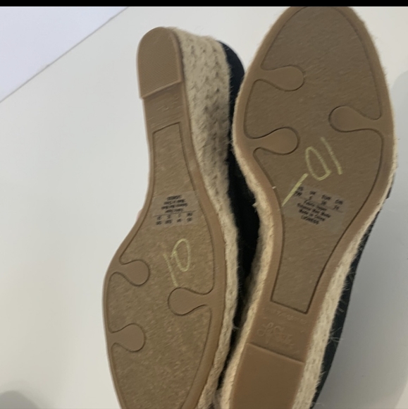 LIFE STRIDE black wedge espadrilles NWOT 7W - Picture 4 of 6